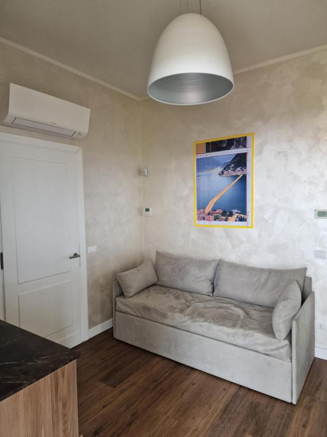 B&B A Due Passi Dal Lago Adro Bagian luar foto